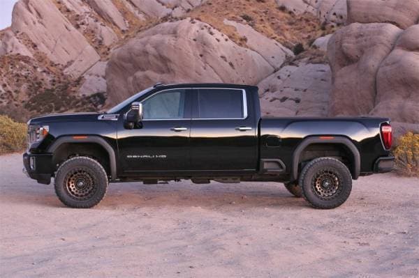 Fabtech 2020 GM K2500HD/3500HD UCA 3.5in Lift System