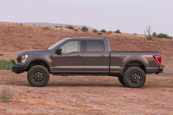 Fabtech 2021+ Ford F150 4WD Perf. 6in Lift System - Component Box 1