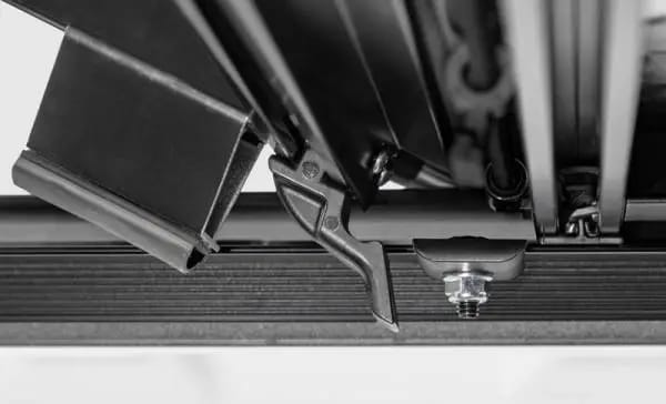 Access LOMAX Pro Series Tri-Fold Cover 17-19 Ford Super Duty F-250 6ft 8in Bed Blk Diamond Mist thumbnail 28