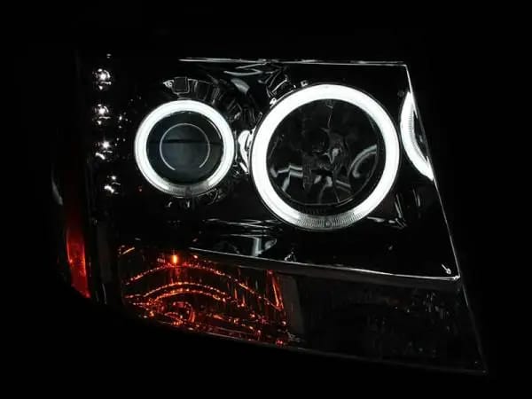 ANZO 2007-2013 Chevrolet Avalanche Projector Headlights w/ Halo Chrome thumbnail 8