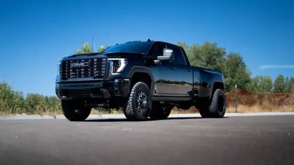 Cognito 20-24 Chevy/GMC Silverado/Sierra 2500/3500 HD 2WD/4WD 4in Std Lift Kit w/ Fox PS 2.0 IFP thumbnail 3