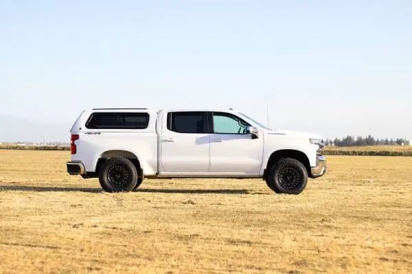 Cognito 19-24 Chevy Silv/Sierra 1500 2WD/4WD 3in Perf Ball Joint Leveling Kit w/ Fox PS 2.0 IFP thumbnail 3