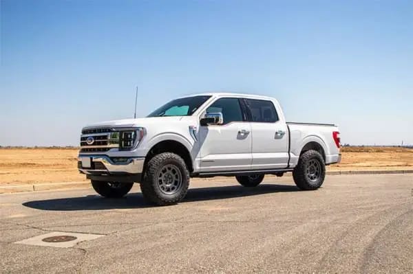Cognito 21-23 Ford F-150 4WD 2.5in Performance Leveling Kit w/ Elka 2.0 IFP shocks thumbnail 2