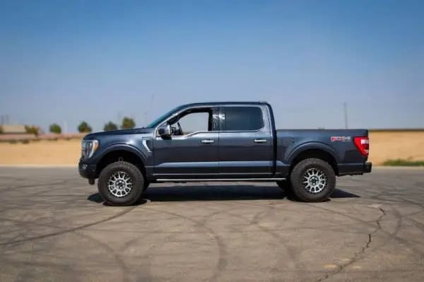 Cognito 21-23 Ford F-150 4WD 2.5in Performance Leveling Kit w/ Elka 2.0 IFP shocks thumbnail 3