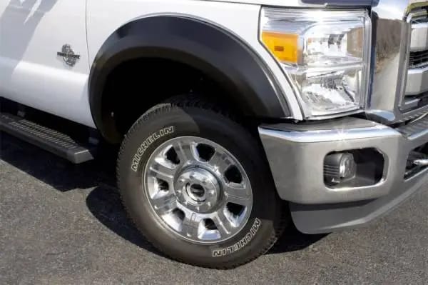 Lund 07-13 Chevy Silverado 1500 Ex-Extrawide Smooth Elite Series Fender Flares - Black (4 Pc.) thumbnail 3