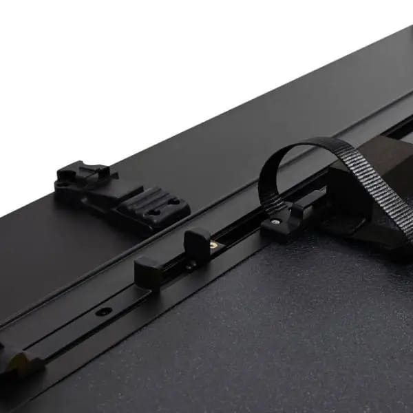 Westin 15-22 Chevy/GMC Canyon/Colorado 6ft.2in. Bed Hard Tri-Fold Tonneau Cover - Black thumbnail 8