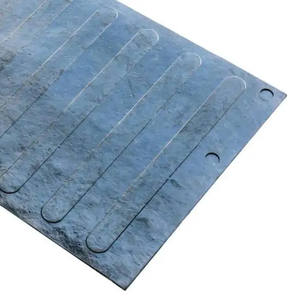 Westin Universal Mid Size Tailgate Mat - Black thumbnail 3