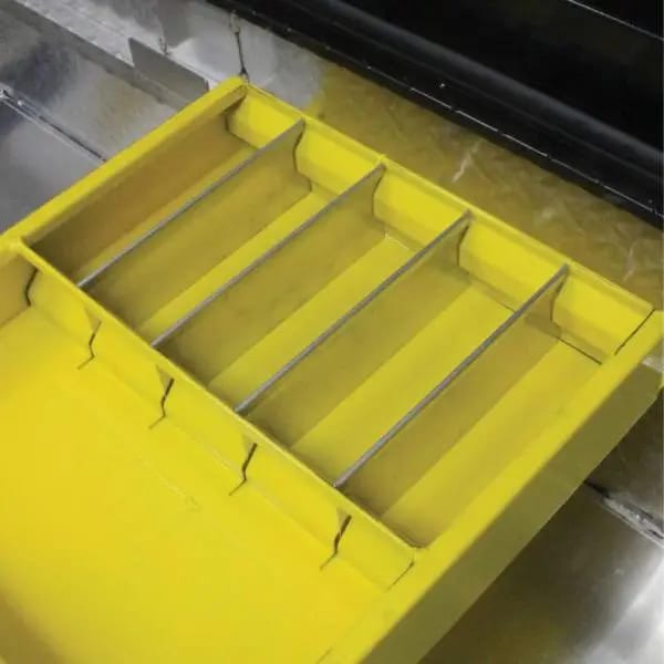 Westin/Brute 9in x 15in tray w/ 4 Silver Aluminum Dividers - Yellow thumbnail 2