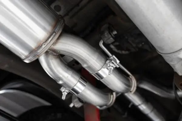 MBRP 19-21 Chevy Silverado 1500 6.2L 2.5in Dual Split Rear Cat Back w/ Quad Carbon Fiber Tips- T304 thumbnail 3