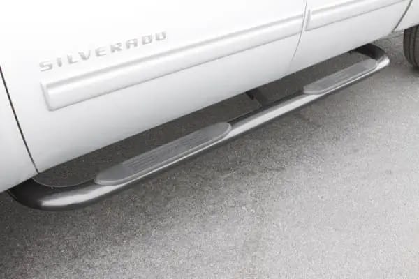 Lund 01-13 Chevy Silverado 1500 Crew Cab (Body Mount) 4in. Oval Curved SS Nerf Bars - Polished thumbnail 3
