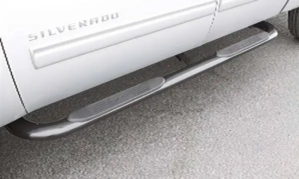 Lund 01-13 Chevy Silverado 1500 Crew Cab (Body Mount) 4in. Oval Curved SS Nerf Bars - Polished thumbnail 4