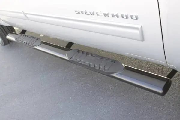 Lund 01-13 Chevy Silverado 1500 Crew Cab 5in. Oval Straight SS Nerf Bars - Polished thumbnail 3
