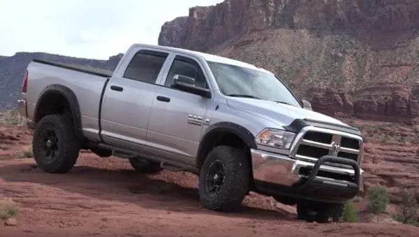Lund 2020 RAM 2500 Bull Bar w/Light & Wiring - Black thumbnail 5