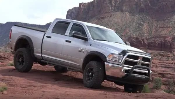 Lund 2020 RAM 2500 Bull Bar w/Light & Wiring - Black thumbnail 6