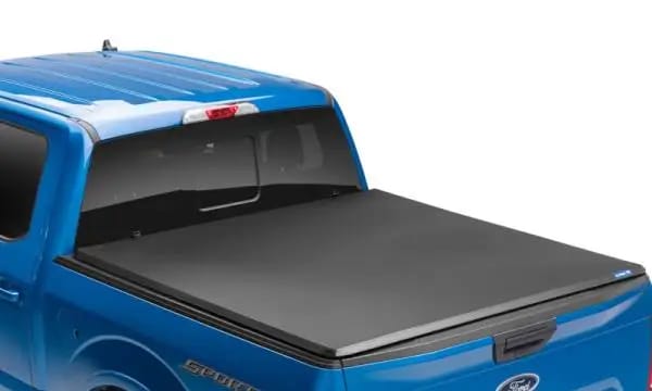 Lund 15-18 Ford F-150 (5.5ft. Bed) Genesis Tri-Fold Tonneau Cover - Black thumbnail 2