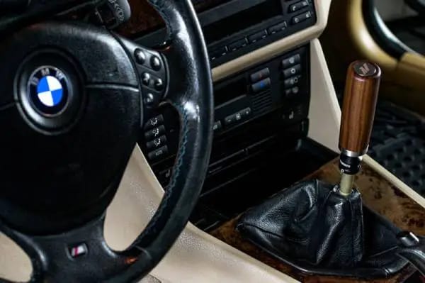 Mishimoto Non-Threaded Shifter Adapter Kit - Black thumbnail 3