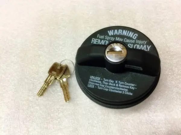Titan Fuel Tanks Locking Black Fuel Cap (For Use w/5410040/5410050) thumbnail 2