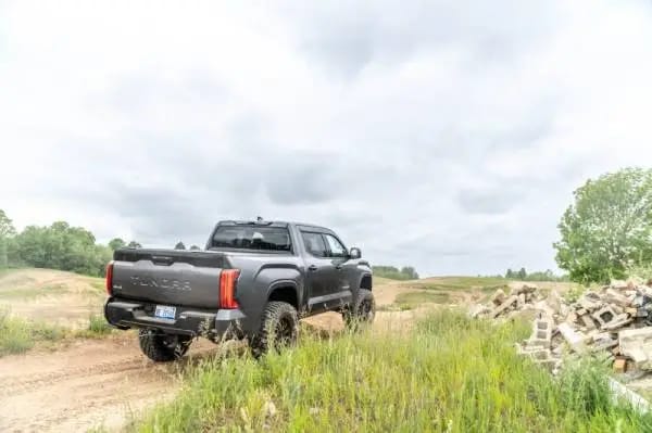 Extang 07-13 Chevy/GMC Silverado/Sierra (w/o Track Sys - w/OE Bedcaps) 6.5ft. Bed Endure ALX thumbnail 42