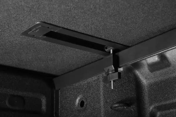 Extang 14-18 Chevy/GMC Silverado/Sierra 1500 (8ft. 2in. Bed) Solid Fold ALX thumbnail 9