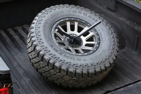Fabtech Universal Spare Tire Angled Mount - Black thumbnail 3