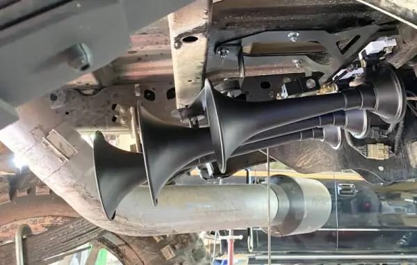 Kleinn 17-22 Ford F-250/ F-350 Onboard Air System w/ Model 730 Horns thumbnail 3