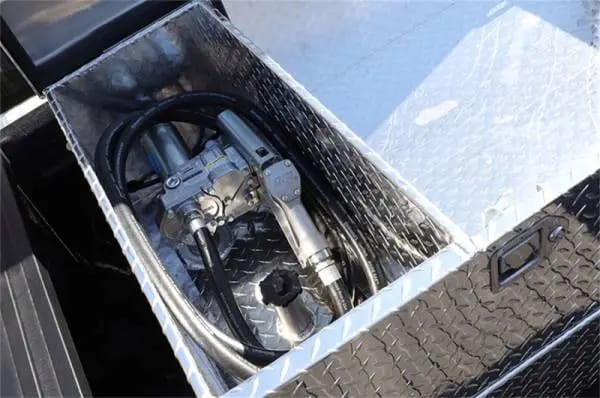 Deezee Universal Tanks - Combo Brite-Tread Aluminum (75 Gal) thumbnail 4