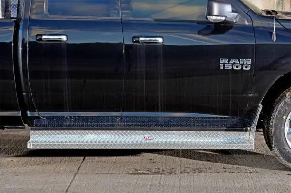 Deezee 99-13 Chevrolet Silverado Running Board Cab Section RegCab Brite-Tread Aluminum thumbnail 3