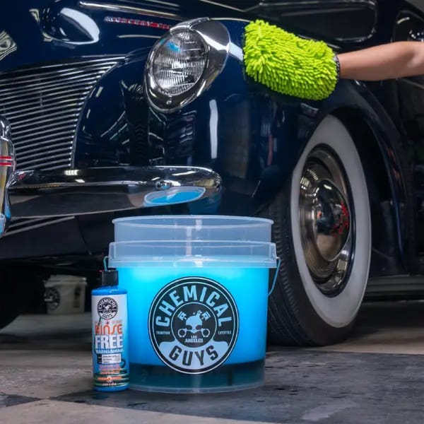 Chemical Guys Heavy Duty Ultra Clear Detailing Bucket thumbnail 7