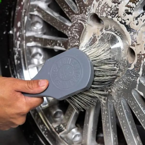 Chemical Guys Wheel Works Wheel & Body Brush thumbnail 3