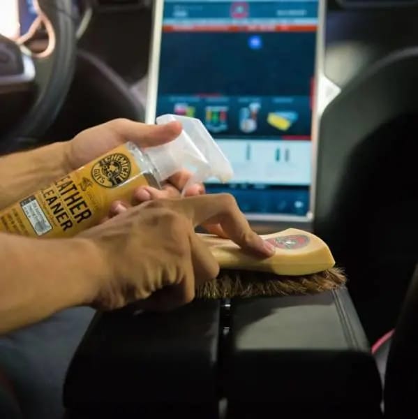 Chemical Guys Long Bristle Horse Hair Leather Cleaning Brush thumbnail 5