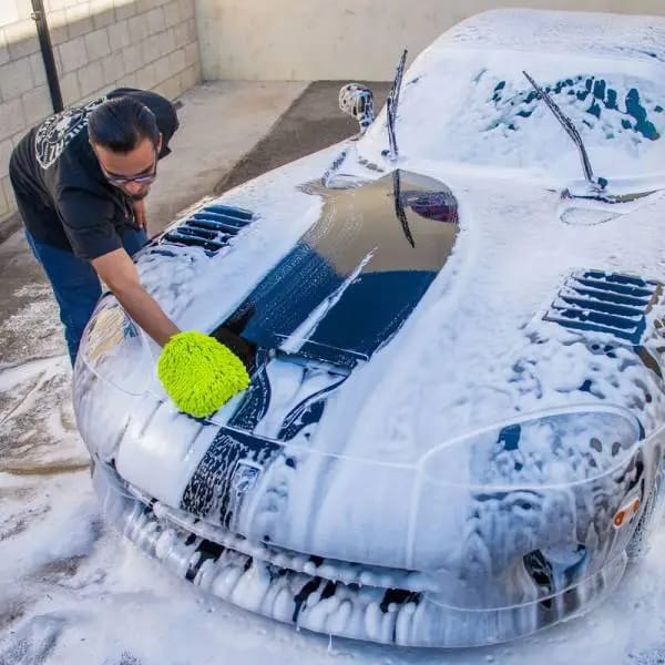 Chemical Guys Black Light Hybrid Radiant Finish Car Wash Soap - 1 Gallon thumbnail 2