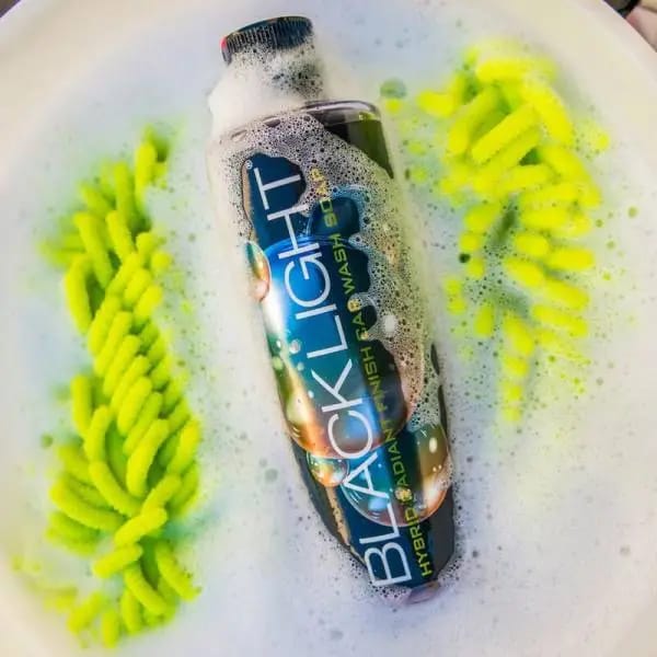 Chemical Guys Black Light Hybrid Radiant Finish Car Wash Soap - 16oz thumbnail 7