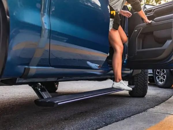 AMP Research 22-24 Chevrolet/GMC Silverado/Sierra 1500 CC & 2024 2500/3500HD CC PowerStep Vision thumbnail 4