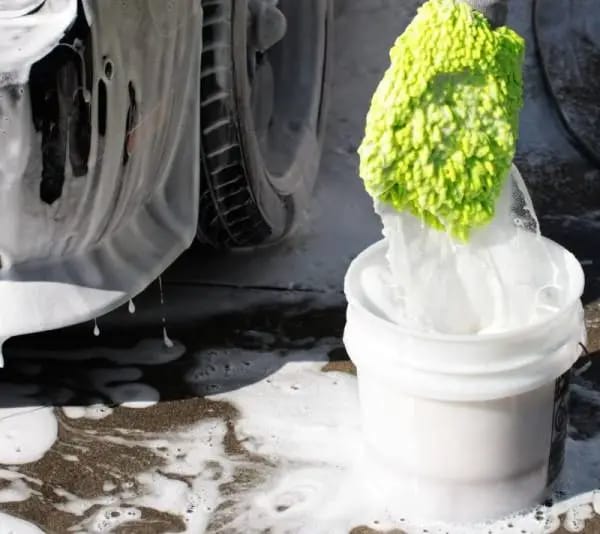 Chemical Guys Chenille Premium Scratch-Free Microfiber Wash Mitt thumbnail 3